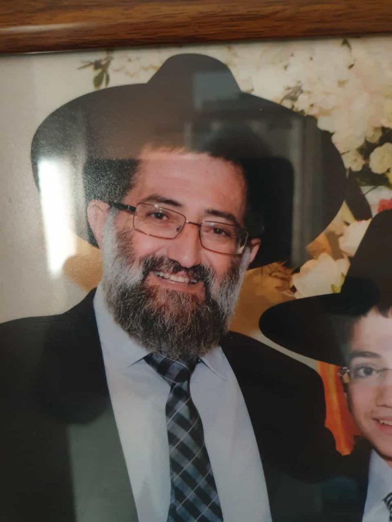 צפו בקטע המצמרר: רב מחוז צפון במשטרה נפרד בדמעות ליד מיטת יד ימינו