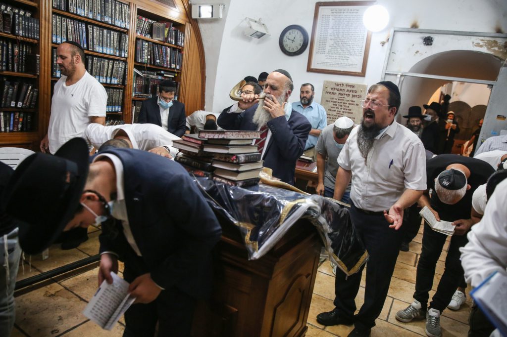 תיעוד: סליחות ראשונות בציון הרשב"י במירון