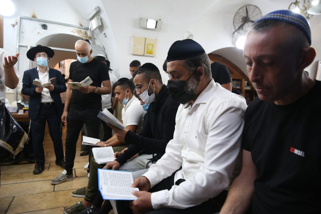 תיעוד: סליחות ראשונות בציון הרשב"י במירון