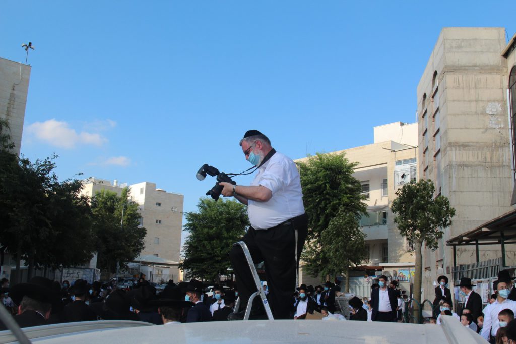 הכנסת ספר תורה וחנוכת הבית בקהילת קצות החושן במודיעין עילית הכנסת ספר תורה וחנוכת הבית בקהילת קצות החושן במודיעין עילית