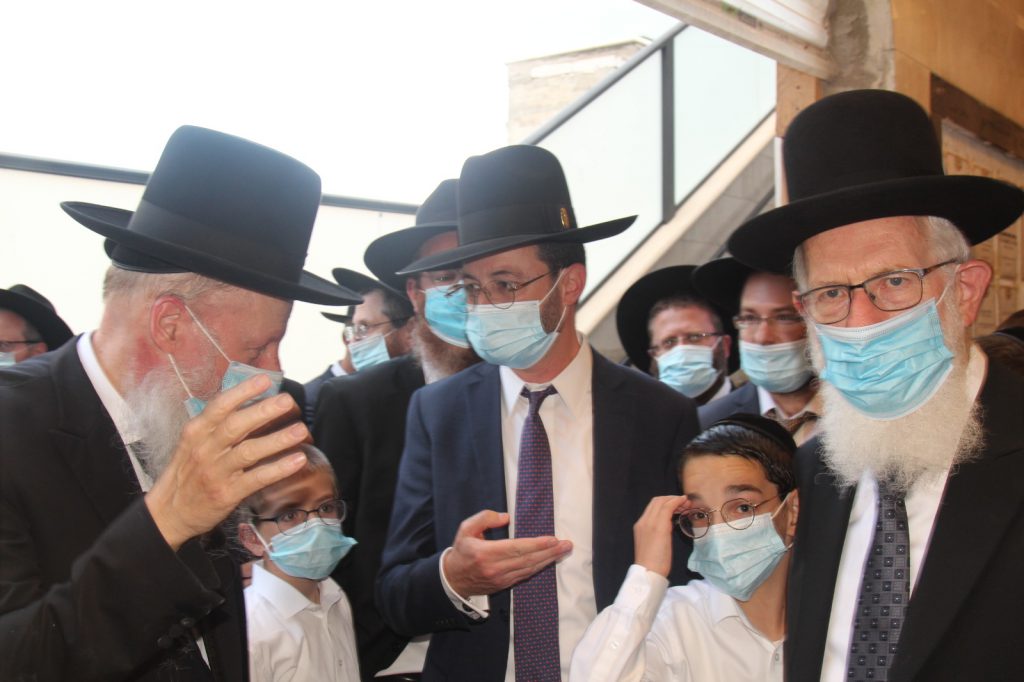 הכנסת ספר תורה וחנוכת הבית בקהילת קצות החושן במודיעין עילית הכנסת ספר תורה וחנוכת הבית בקהילת קצות החושן במודיעין עילית