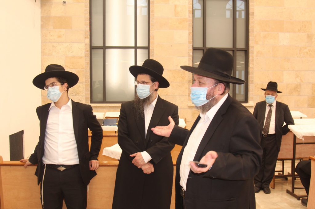 הכנסת ספר תורה וחנוכת הבית בקהילת קצות החושן במודיעין עילית הכנסת ספר תורה וחנוכת הבית בקהילת קצות החושן במודיעין עילית