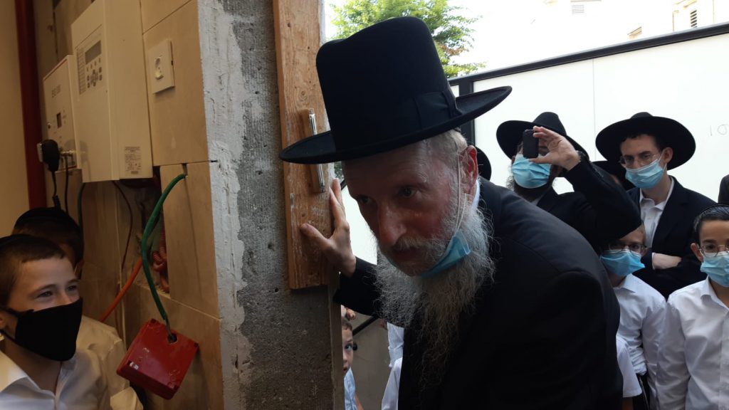 הכנסת ספר תורה וחנוכת הבית בקהילת קצות החושן במודיעין עילית הכנסת ספר תורה וחנוכת הבית בקהילת קצות החושן במודיעין עילית