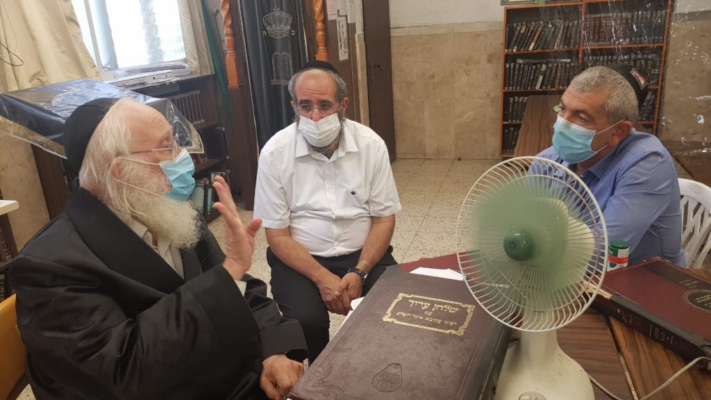 המאבק בקורונה: רוני גמזו ורוני נומה הגיעו לביקור בעיר התורה בני ברק