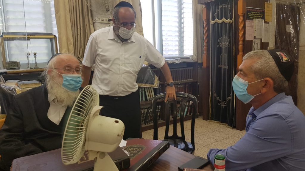 המאבק בקורונה: רוני גמזו ורוני נומה הגיעו לביקור בעיר התורה בני ברק