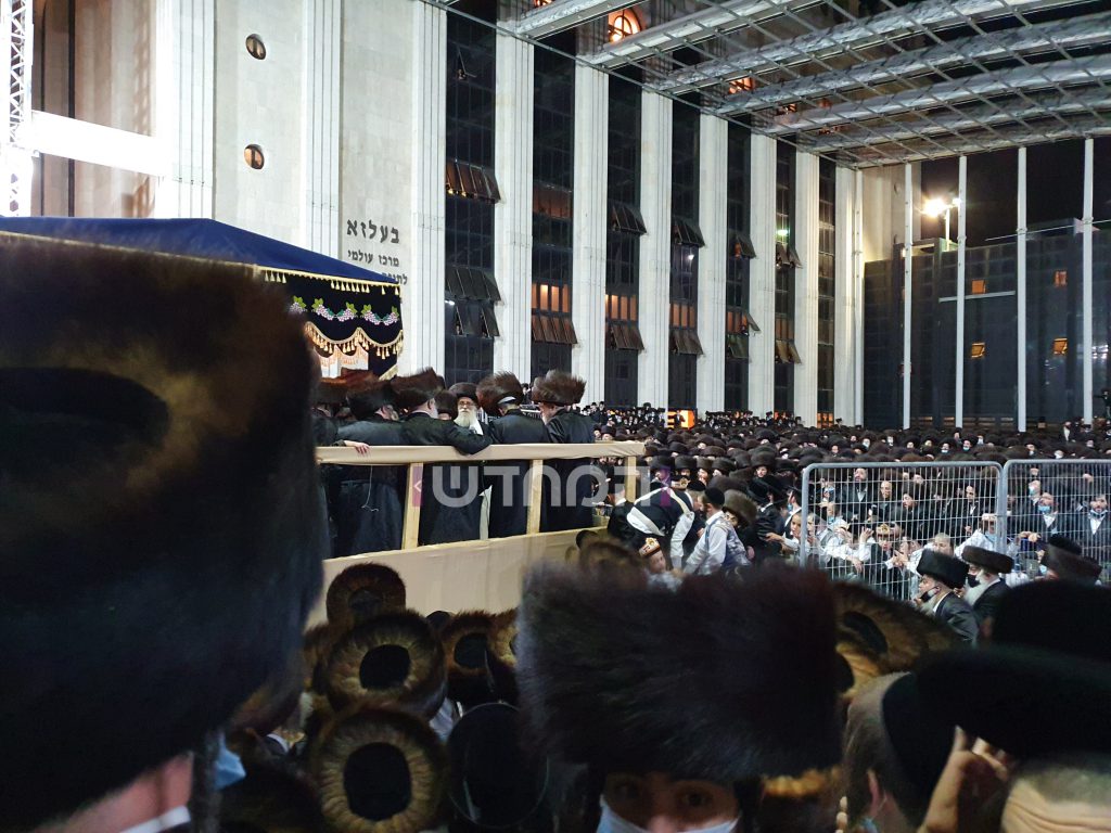 צפו: שמחת נישואי נכד כ"ק האדמו"ר מבעלזא הערב בירושלים