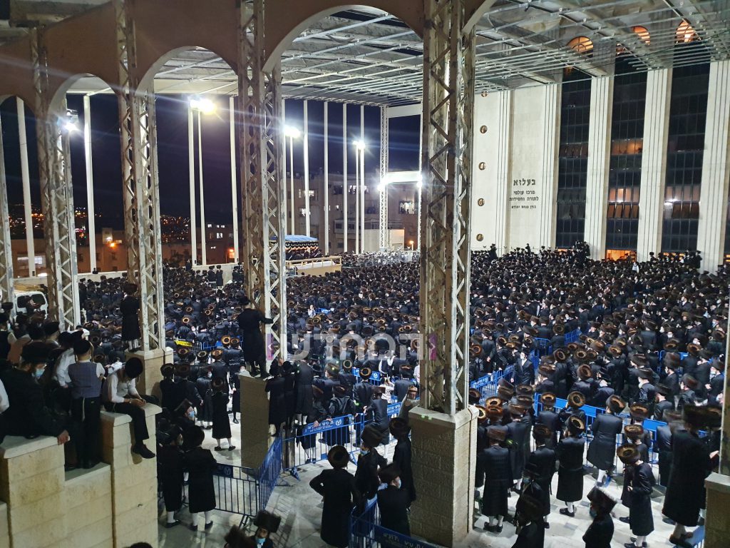 צפו: שמחת נישואי נכד כ"ק האדמו"ר מבעלזא הערב בירושלים