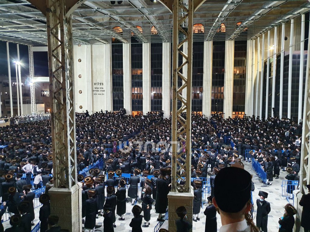 צפו: שמחת נישואי נכד כ"ק האדמו"ר מבעלזא הערב בירושלים