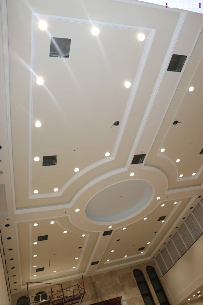 תיעוד: בית הכנסת של 'וויזשניץ -בית שמש' מוכן לקראת הימים הנוראים