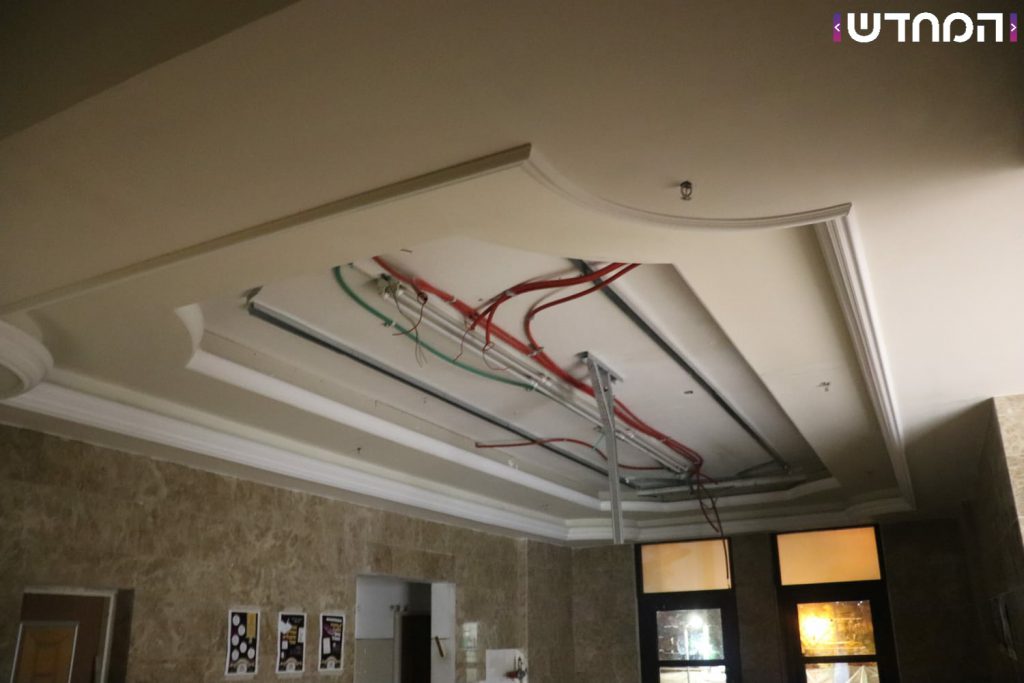 תיעוד: בית הכנסת של 'וויזשניץ -בית שמש' מוכן לקראת הימים הנוראים