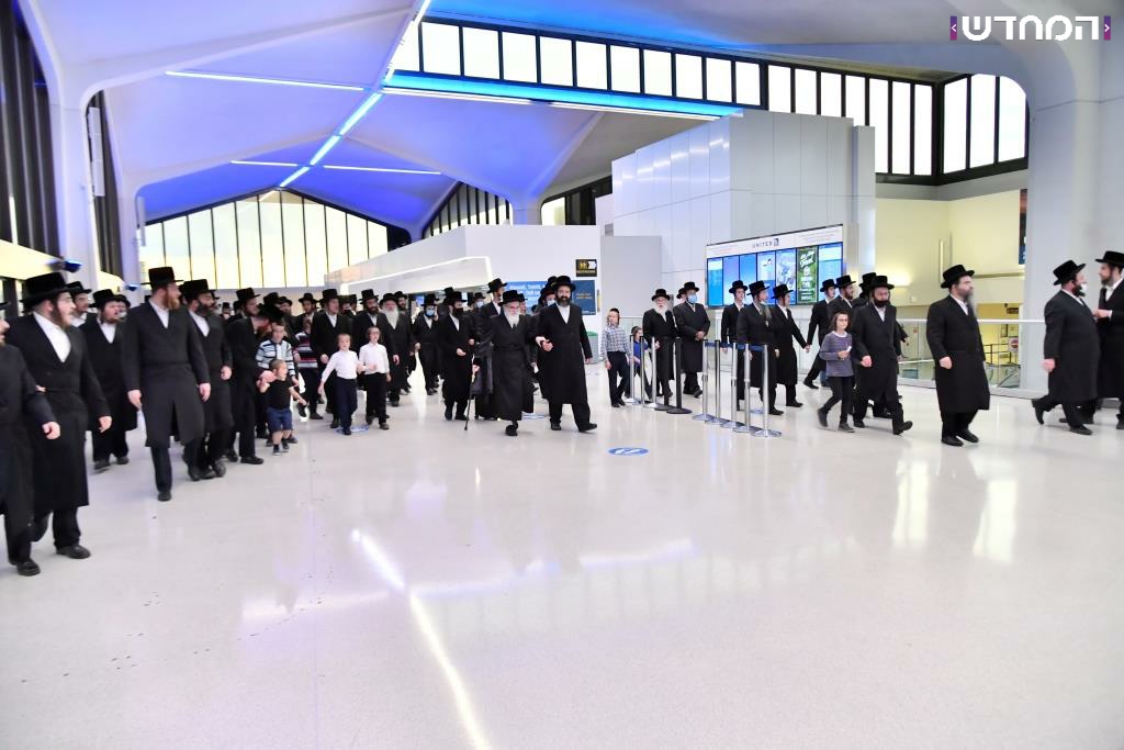 א גוט גבענטש יאהר: האדמו"ר מויז'ניץ נפרד מארצות הברית ושב לארץ • גלריה