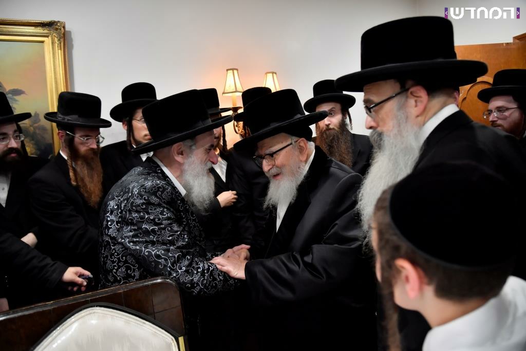 א גוט גבענטש יאהר: האדמו"ר מויז'ניץ נפרד מארצות הברית ושב לארץ • גלריה