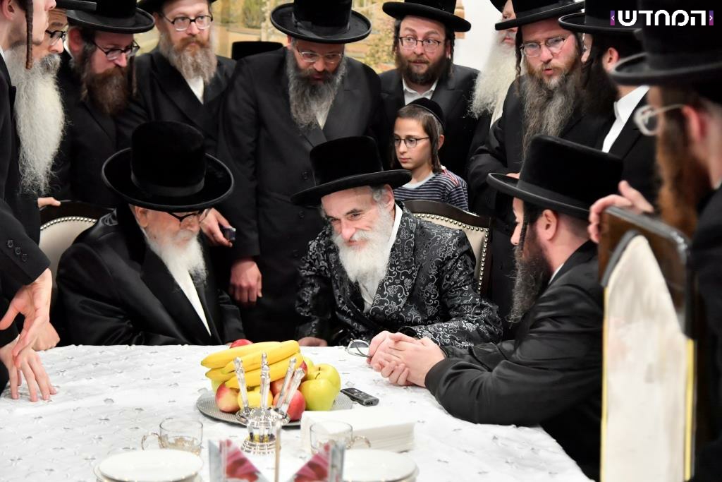 א גוט גבענטש יאהר: האדמו"ר מויז'ניץ נפרד מארצות הברית ושב לארץ • גלריה