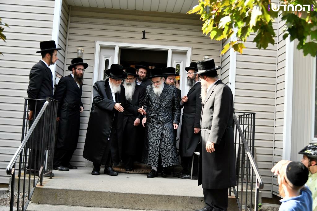 א גוט גבענטש יאהר: האדמו"ר מויז'ניץ נפרד מארצות הברית ושב לארץ • גלריה