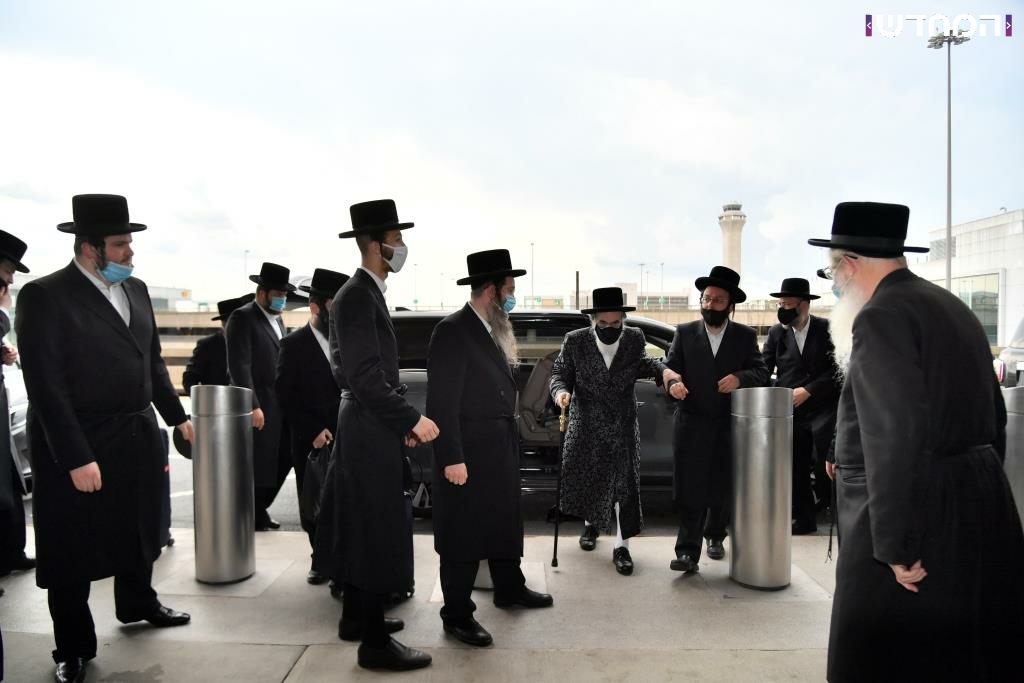 א גוט גבענטש יאהר: האדמו"ר מויז'ניץ נפרד מארצות הברית ושב לארץ • גלריה