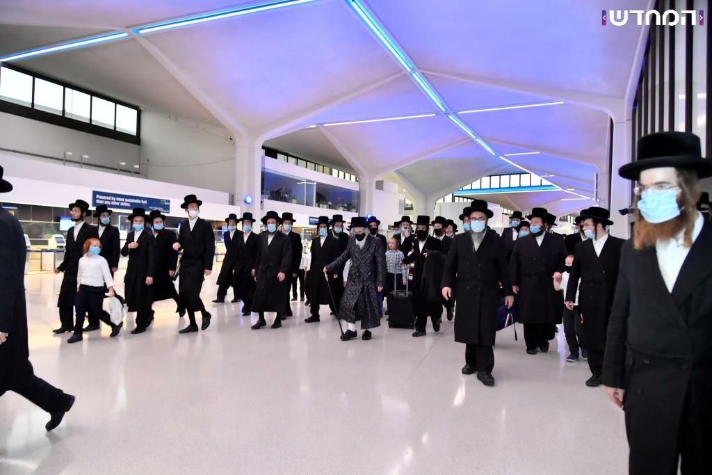 א גוט גבענטש יאהר: האדמו"ר מויז'ניץ נפרד מארצות הברית ושב לארץ • גלריה