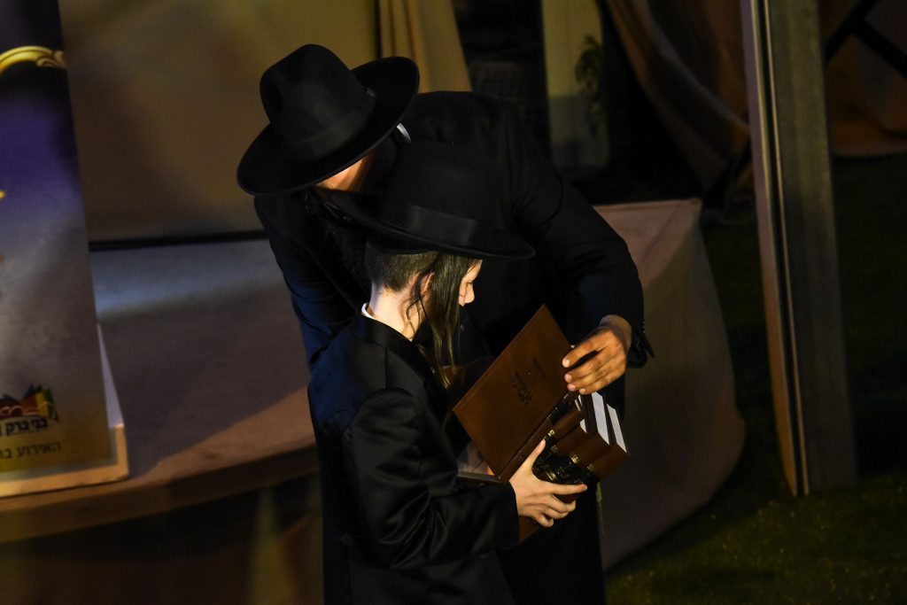 מעמד סיום מסכת כלאים ע"י ילדי ארגון זכרון חנה במעונו של מרן שר התורה