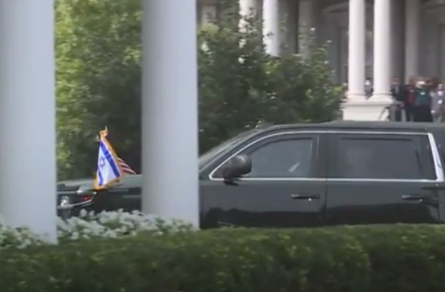 חותמים על הסכם השלום: טראמפ "לביבי נמאס ממלחמות" • כעת בבית הלבן