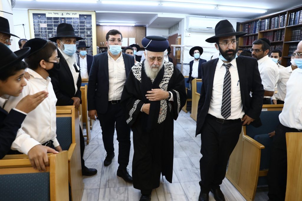 הראשון לציון חיזק את קהילת היכל מרן בבני ברק • גלריה הראשון לציון חיזק את קהילת היכל מרן בבני ברק • גלריה