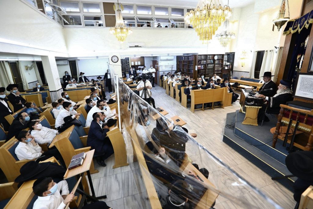 הראשון לציון חיזק את קהילת היכל מרן בבני ברק • גלריה הראשון לציון חיזק את קהילת היכל מרן בבני ברק • גלריה