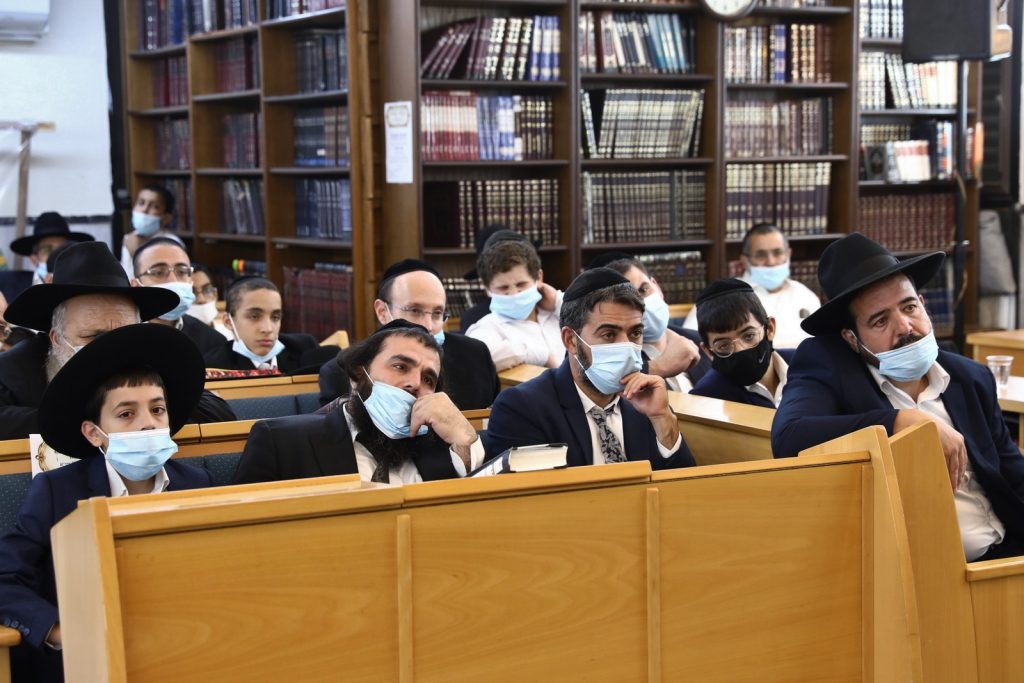 הראשון לציון חיזק את קהילת היכל מרן בבני ברק • גלריה הראשון לציון חיזק את קהילת היכל מרן בבני ברק • גלריה