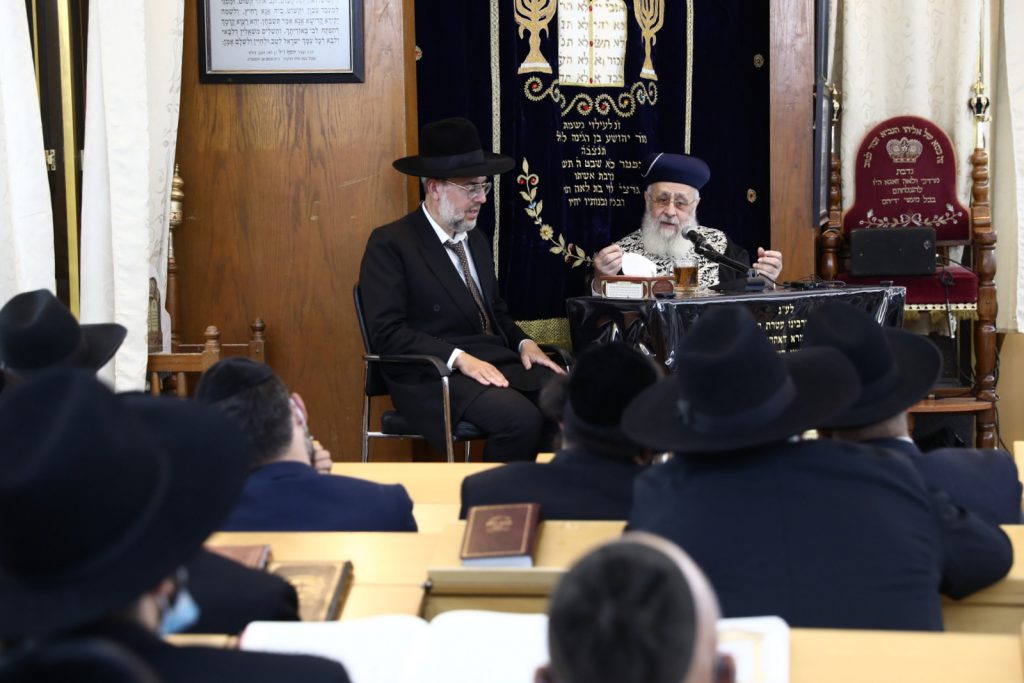 הראשון לציון חיזק את קהילת היכל מרן בבני ברק • גלריה הראשון לציון חיזק את קהילת היכל מרן בבני ברק • גלריה