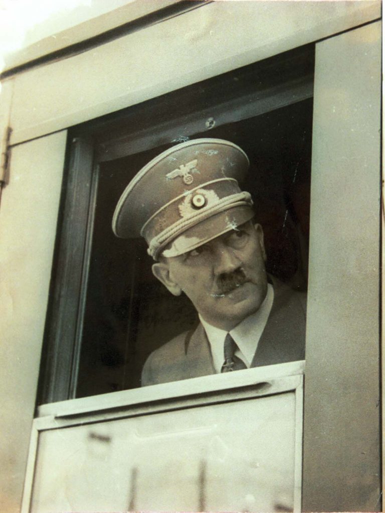 למכירה: נטלה מפוארת של יועץ הסתרים • הכותרות שהעסיקו השבוע את יהודי העולם למכירה: נטלה מפוארת של יועץ הסתרים • הכותרות שהעסיקו השבוע את יהודי העולם