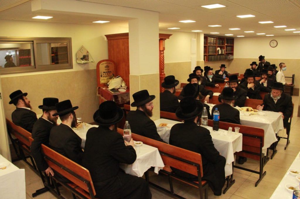 שמחת בית טעמשוואר אלעד - ויז'ניץ • גלריה