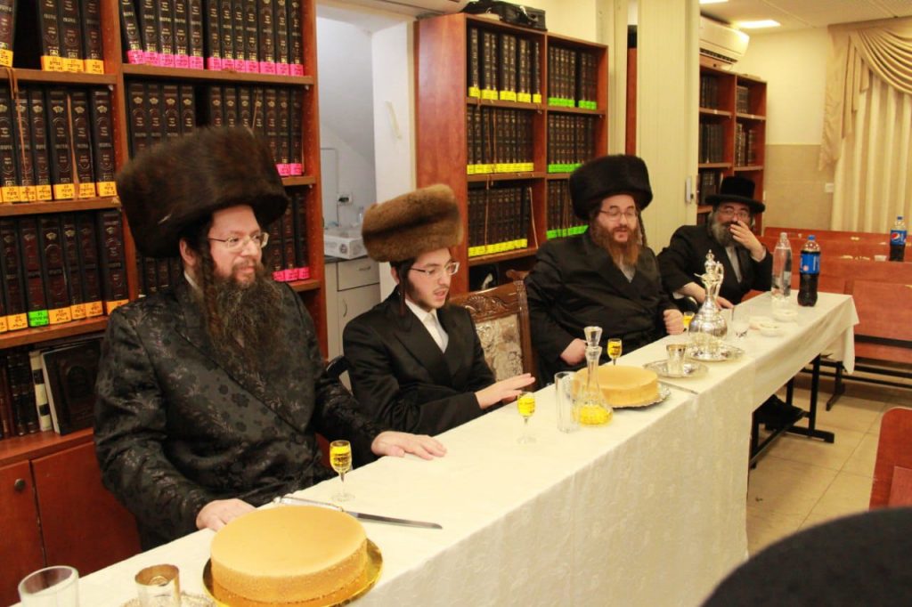 שמחת בית טעמשוואר אלעד - ויז'ניץ • גלריה