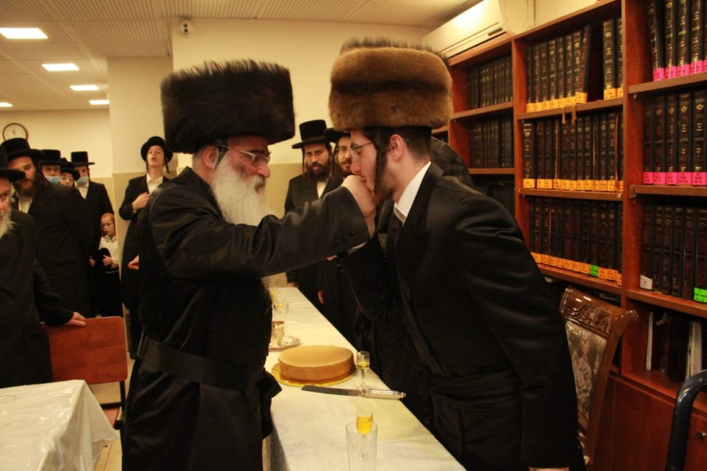 שמחת בית טעמשוואר אלעד - ויז'ניץ • גלריה