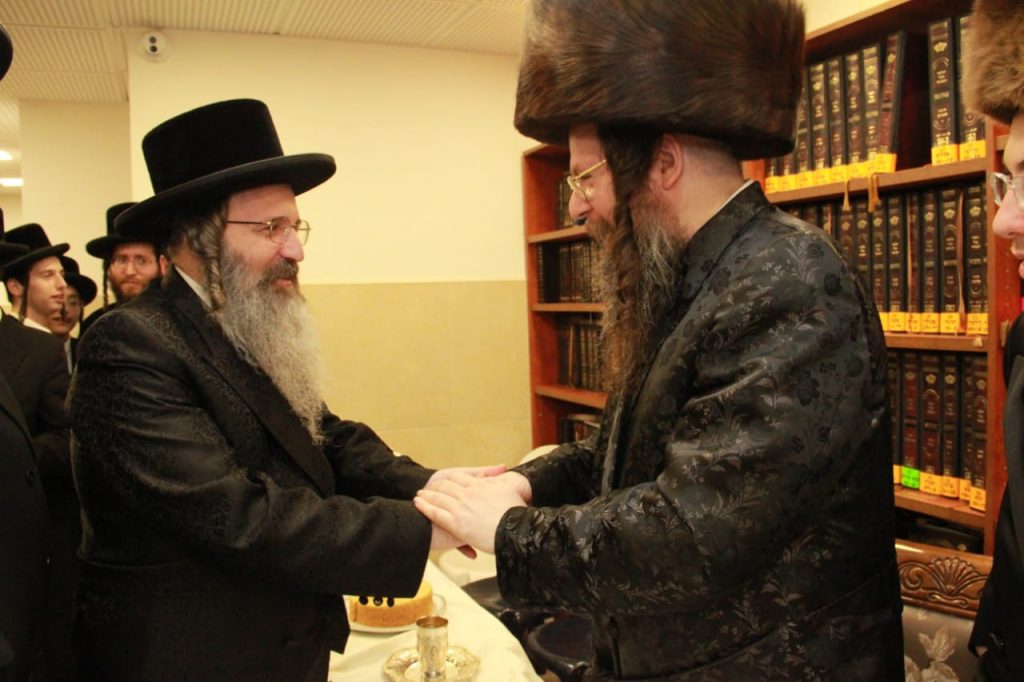 שמחת בית טעמשוואר אלעד - ויז'ניץ • גלריה