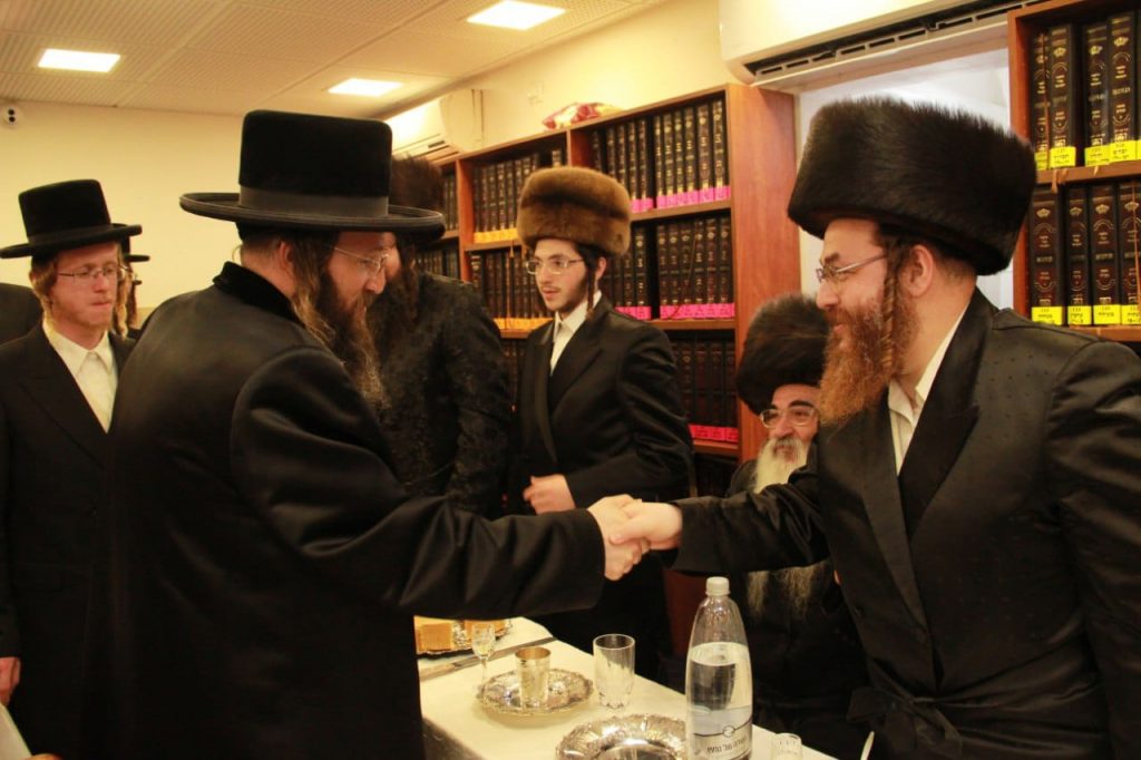 שמחת בית טעמשוואר אלעד - ויז'ניץ • גלריה