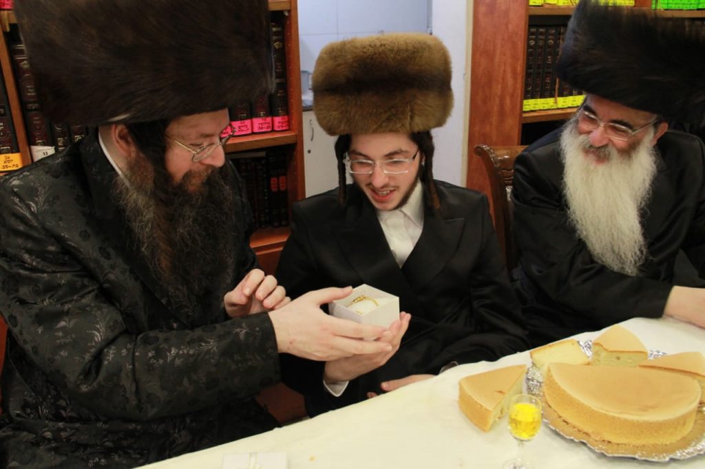 שמחת בית טעמשוואר אלעד - ויז'ניץ • גלריה