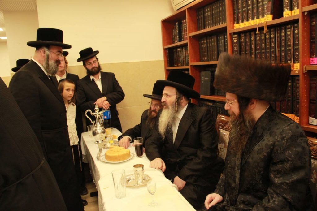 שמחת בית טעמשוואר אלעד - ויז'ניץ • גלריה