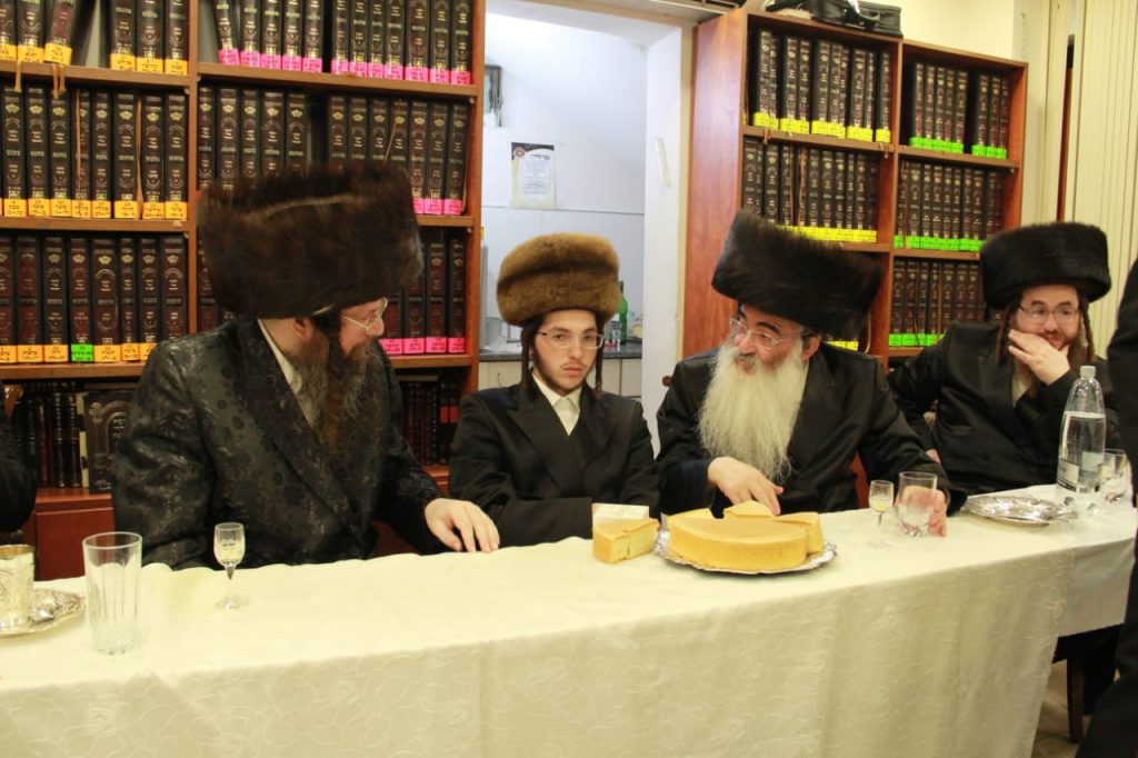 שמחת בית טעמשוואר אלעד - ויז'ניץ • גלריה