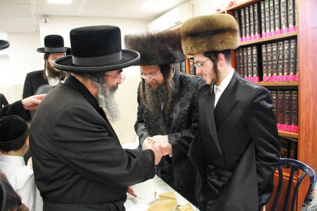 שמחת בית טעמשוואר אלעד - ויז'ניץ • גלריה