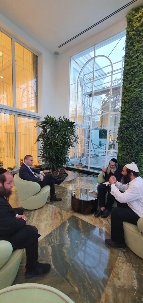 תיעוד: הגר"ש ארוש בפגישה עם השר יזהר שי