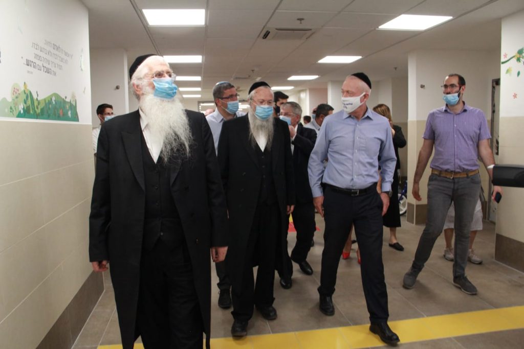 שר החינוך יואב גלנט בביקורו בעיר בני ברק "עבודה נפלאה"