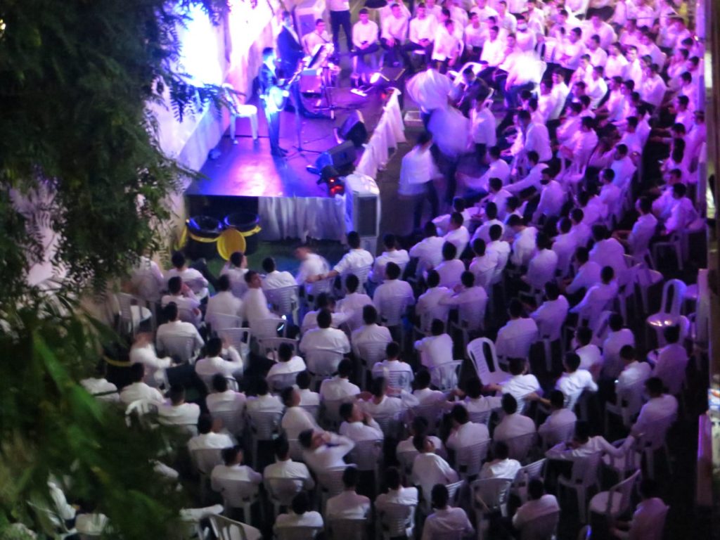 צפו: ביסודות התורה שרים ומתרגשים למרות הסגר