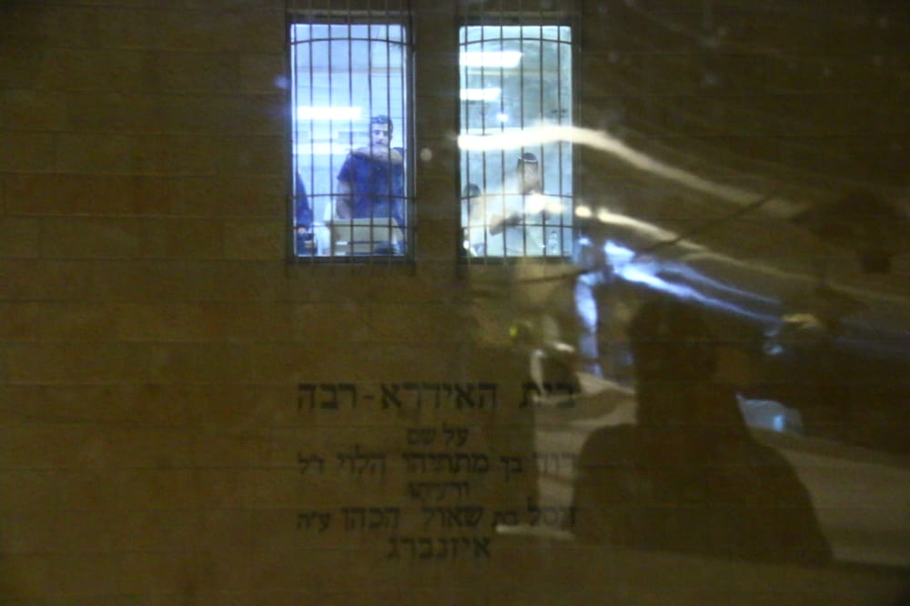 תיעוד: אמירת סליחות ראשונות ברחבת הכותל המערבי