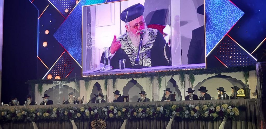 תיעוד ראשון ונדיר: האדמו"ר מגור לצד חבר המועצת והראש"ל; במבחן פומבי