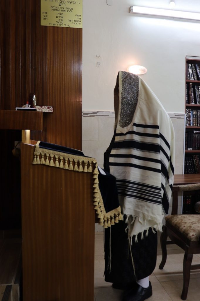 סליחות בחצר חסידות שאץ ויז׳ניץ • צפו