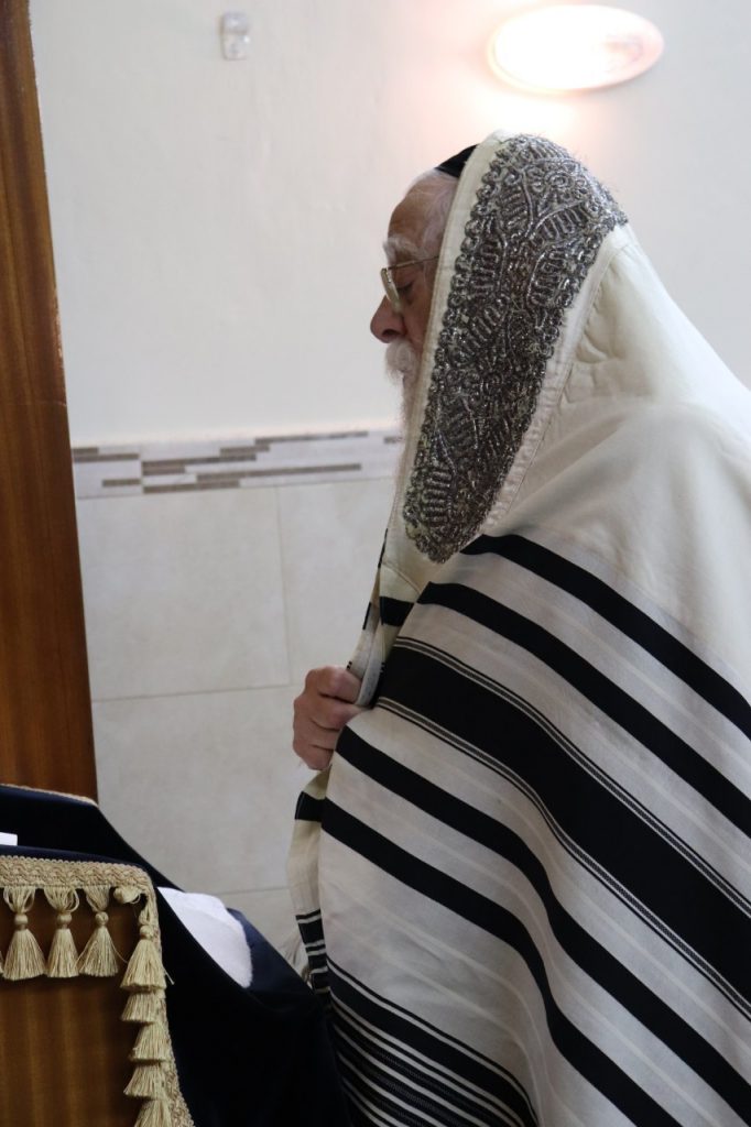 סליחות בחצר חסידות שאץ ויז׳ניץ • צפו