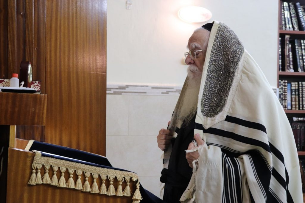 סליחות בחצר חסידות שאץ ויז׳ניץ • צפו