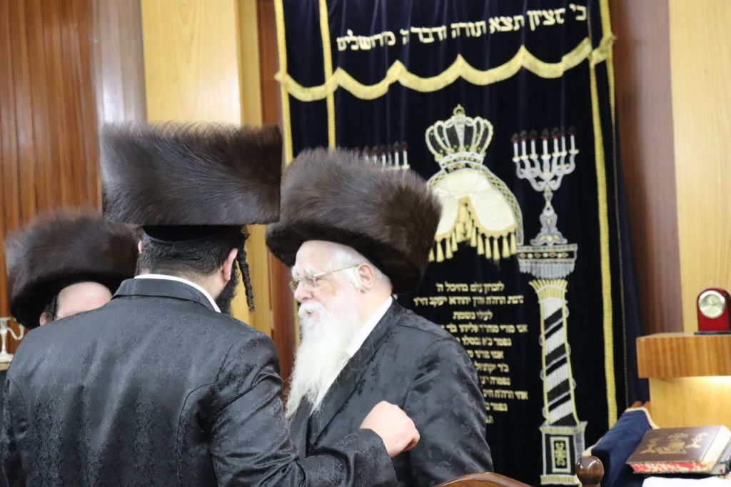 סליחות בחצר חסידות שאץ ויז׳ניץ • צפו