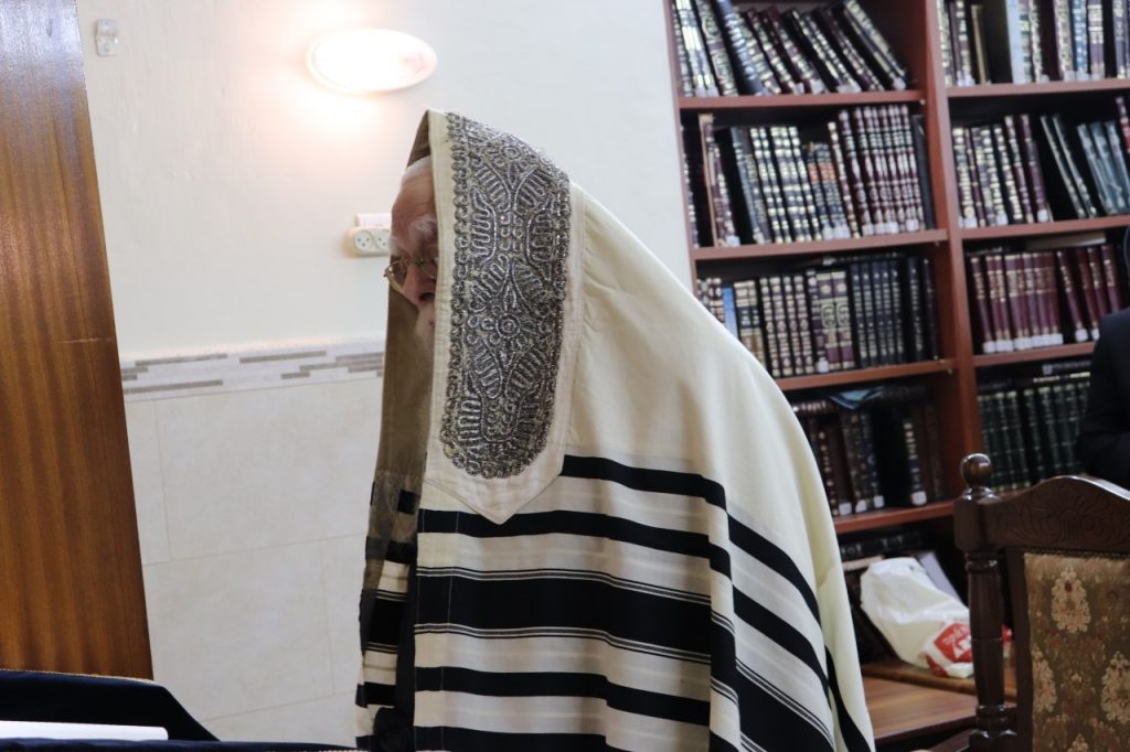 סליחות בחצר חסידות שאץ ויז׳ניץ • צפו