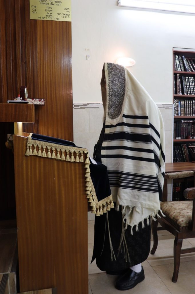 סליחות בחצר חסידות שאץ ויז׳ניץ • צפו