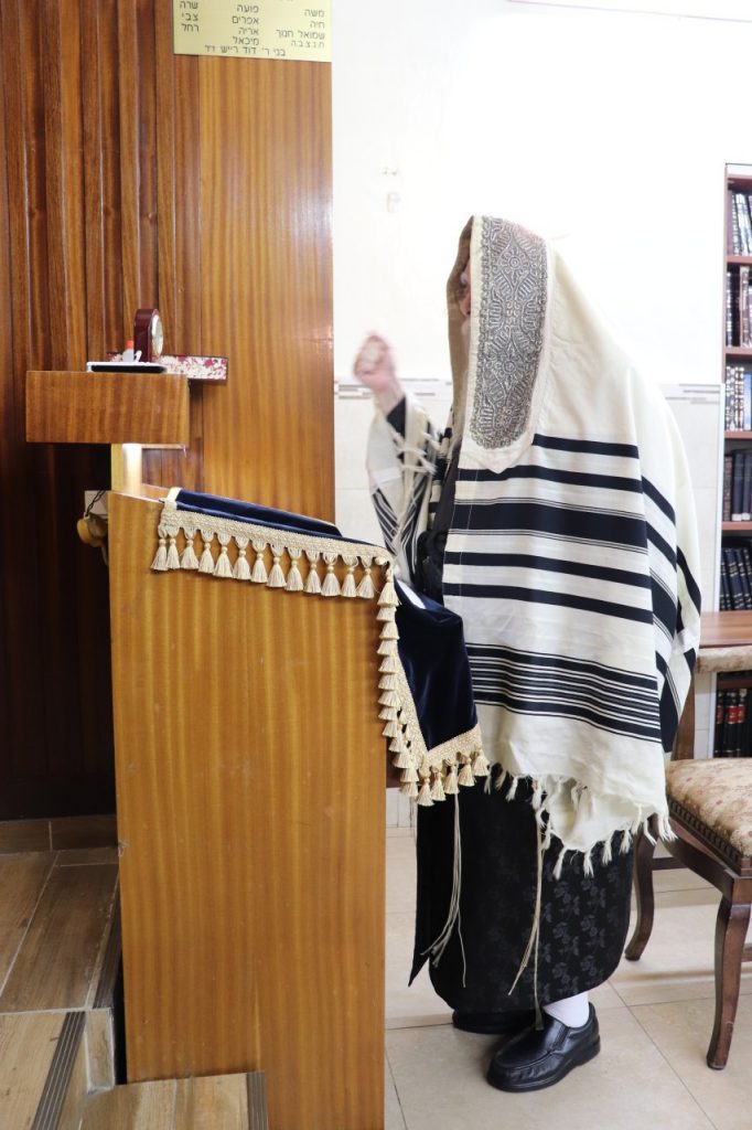 סליחות בחצר חסידות שאץ ויז׳ניץ • צפו