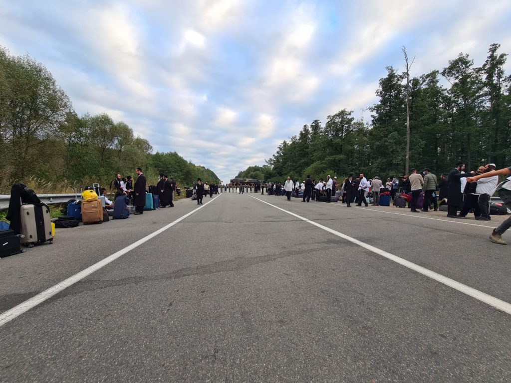 מסתמן: באמצעות 3000$ לאדם; 170 חסידים יעברו לאוקראינה