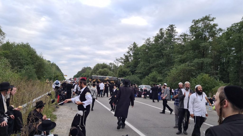 מסתמן: באמצעות 3000$ לאדם; 170 חסידים יעברו לאוקראינה